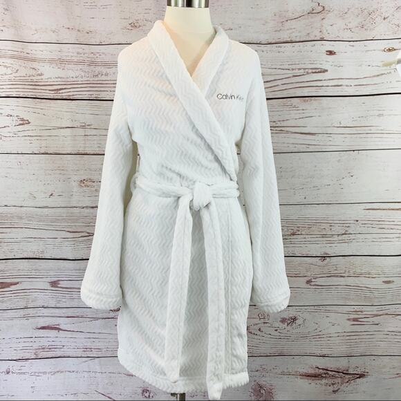 Calvin Klein white robe chevron pattern plush soft - Picture 1 of 14